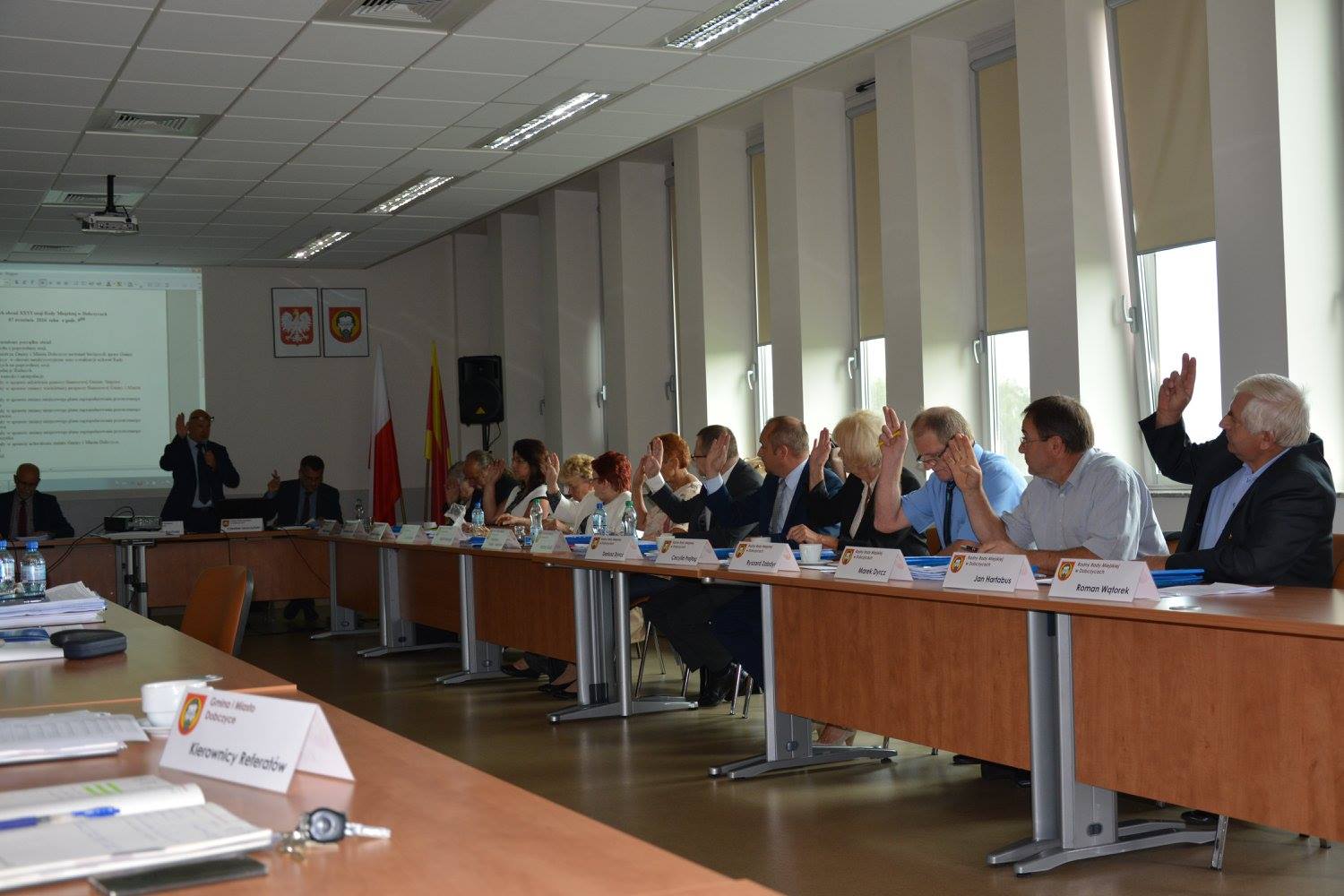 sesja Rady Miejskiej w Dobczycach 7.09.2016 - głosowanie radnych