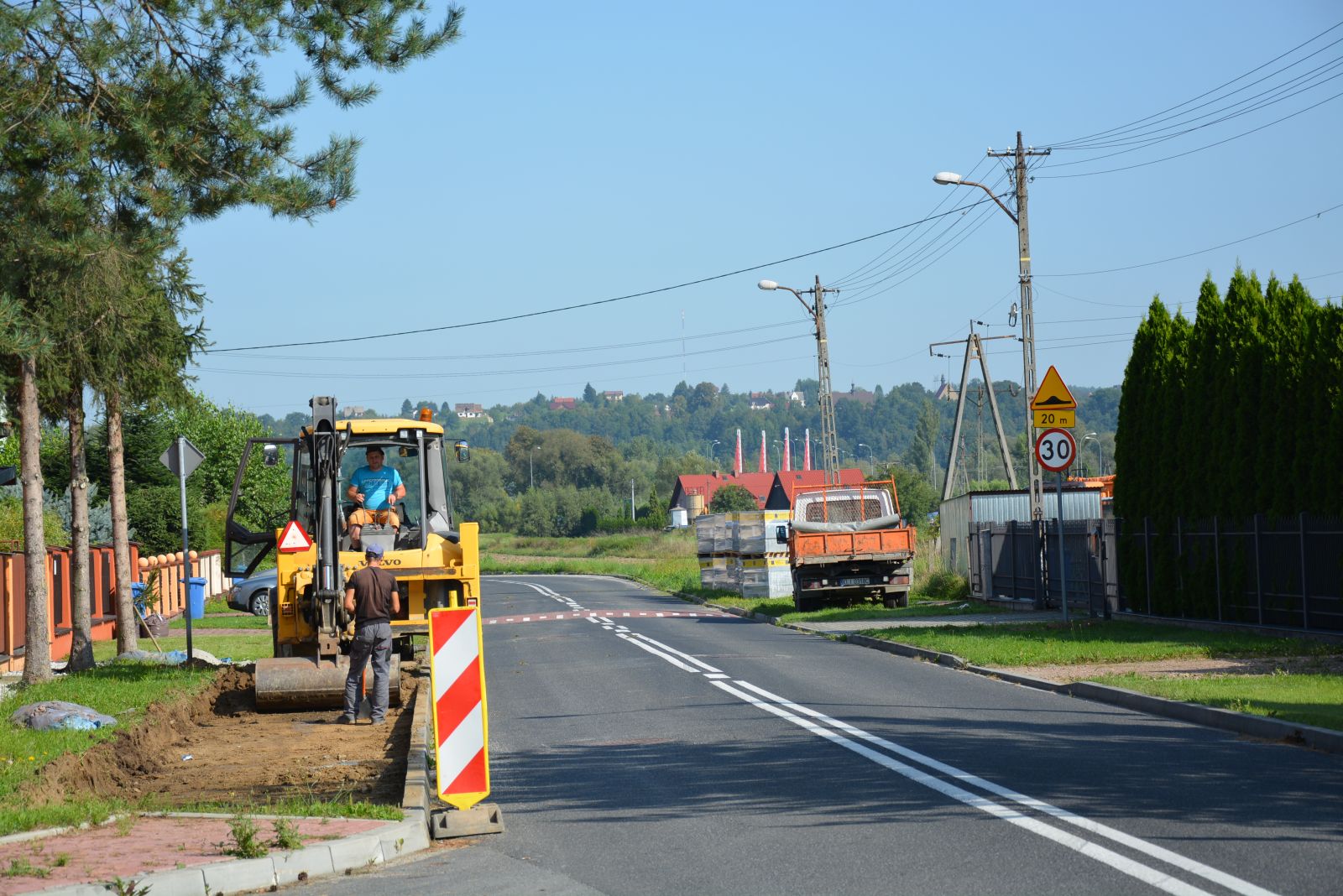 budowa chodnika na ulicy Lubomirskich