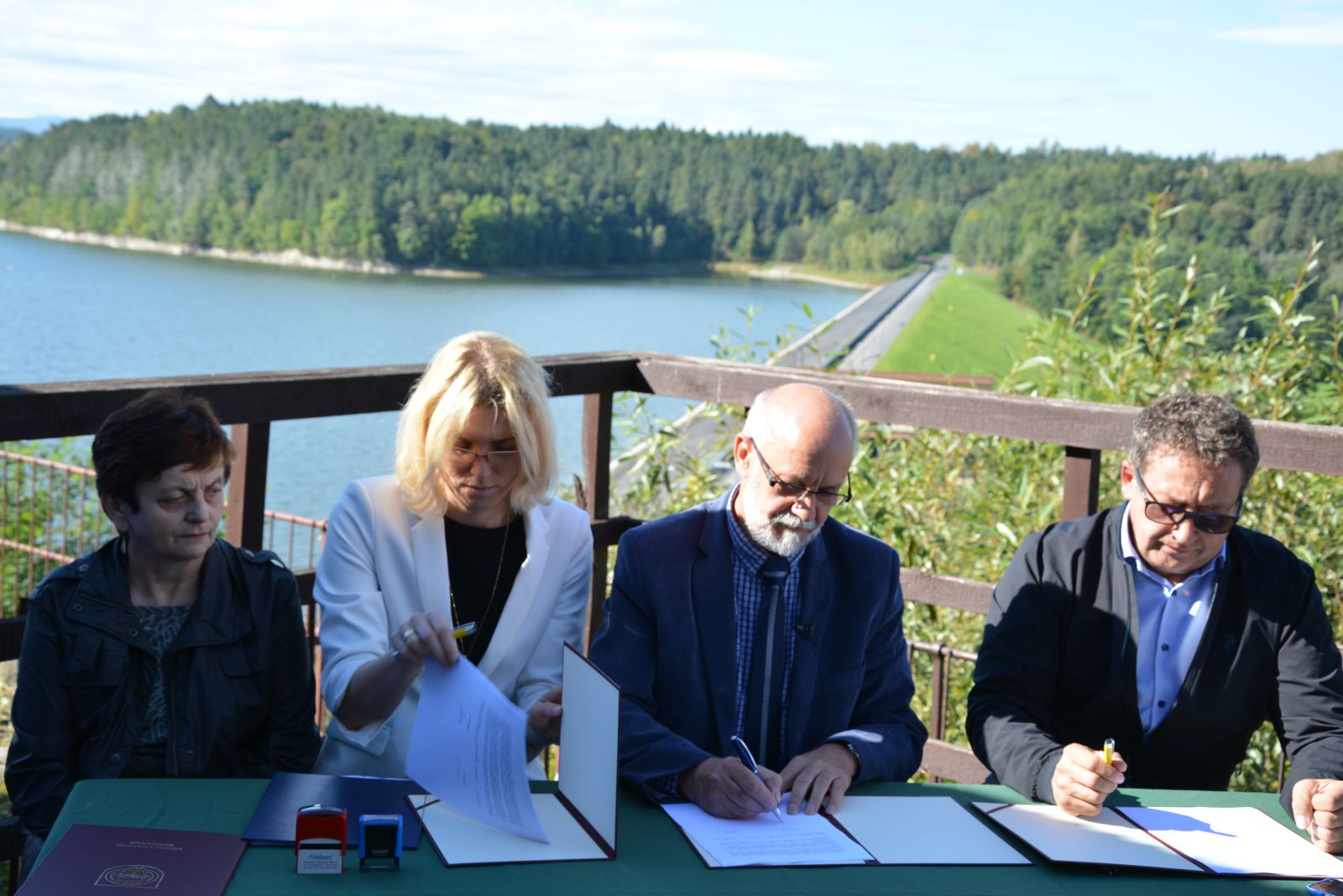 podpisanie umowy - budowa kładki łączącej Wzgórze Zamkowe z koroną zapory