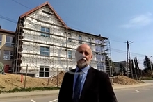 miniatura film - rozbudowa szkoły w Brzączowicach