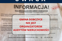 Ważna informacja dotycząca rozprowadzanych ulotek Grafika z napisem „UWAGA”. W tle znajduje się zdjęcie ulotki dotyczącej bezpłatnych audytów nieruchomości. Na pierwszym planie czerwony komunikat: „Gmina Dobczyce nie jest organizatorem audytów nieruchomości”. Grafika informuje mieszkańców, że gmina nie jest organizatorem akcji i apeluje o zachowanie rozwagi.