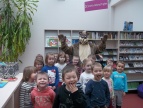 Dzieci z przedszkola samorządowego nr 3 w bibliotece
