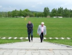Burmistrzowie Versmold oglądają boisko w Rudniku 