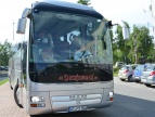 autokar niemiecki wyjeżdża spod Regionalnego Centrum Oświatowo-Sportowego w Dobczycach