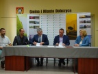podpisanie umowy na modernizację nawierzchni boiska w kompleksie "Orlik" - 17.07.2019 r.