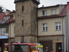 Strażacy prezentują nowo zakupiony wóz strażacki dla jednostki OSP Skrzynka