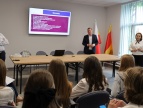Zdjęcie przedstawiające uczestników spotkania konsultacyjnego.