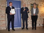 Burmistrz Tomasz Suś odbiera nagrodę w plebiscycie "Najpopularniejszy Burmistrz Małopolski"