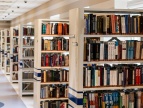 regały biblioteczne
