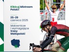 Zdjęcie przedstawiające dwóch kolarzy na rowerach.