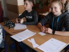 Uczniowie z Dobczyc rozgryzali matematyczne łamigłówki w ramach "Kalejdoskopu Matematycznego"